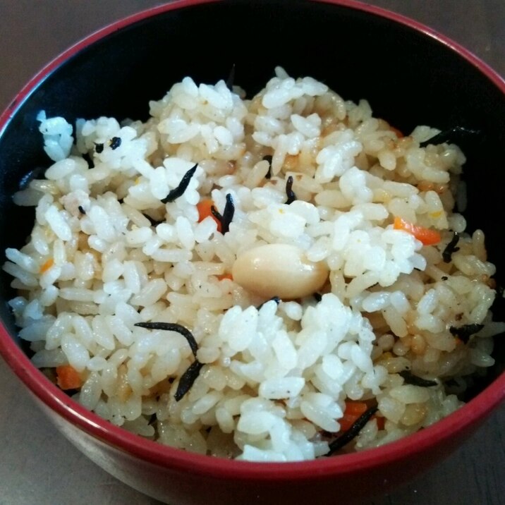 鶏スープで作る☆ひじきご飯